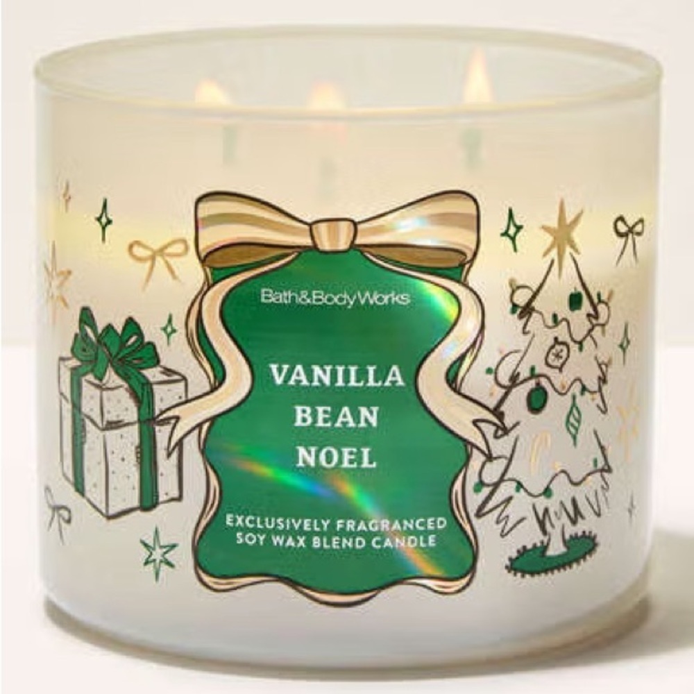 Bath & Body Works Vanilla Bean Noel Candle with Green and Gold Accents